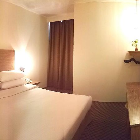 Hotel Sri Sutra - Bandar Sunway 3 Петалінг-Джая Екстер'єр фото